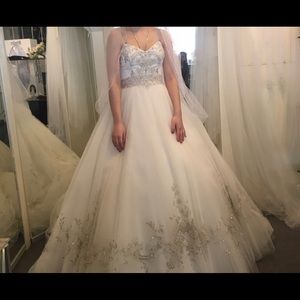 Wedding dress